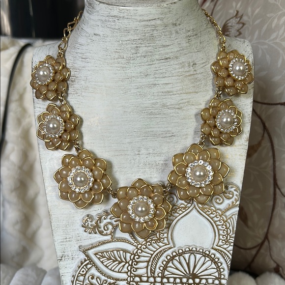 KATE SPADE Gold Floral Necklace - Picture 1 of 9